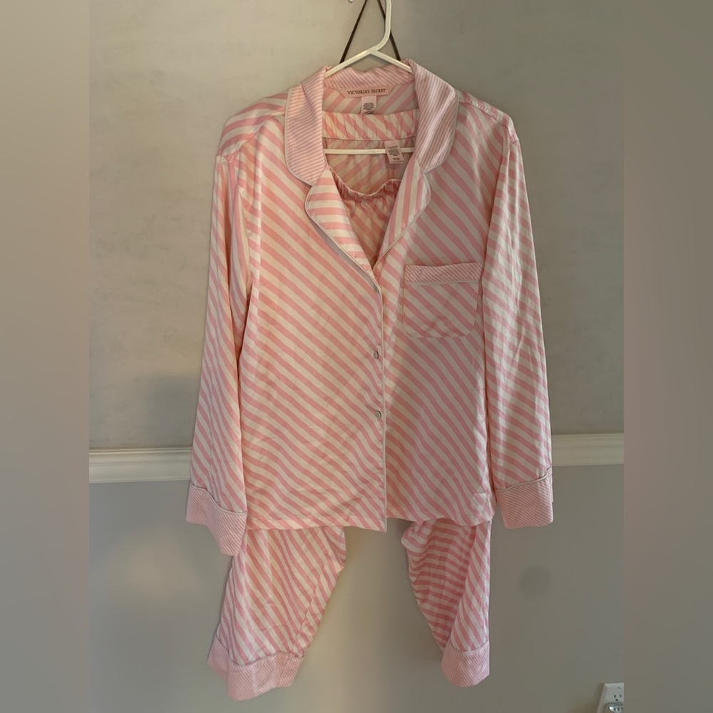 Victoria Secret satin pyjama small
